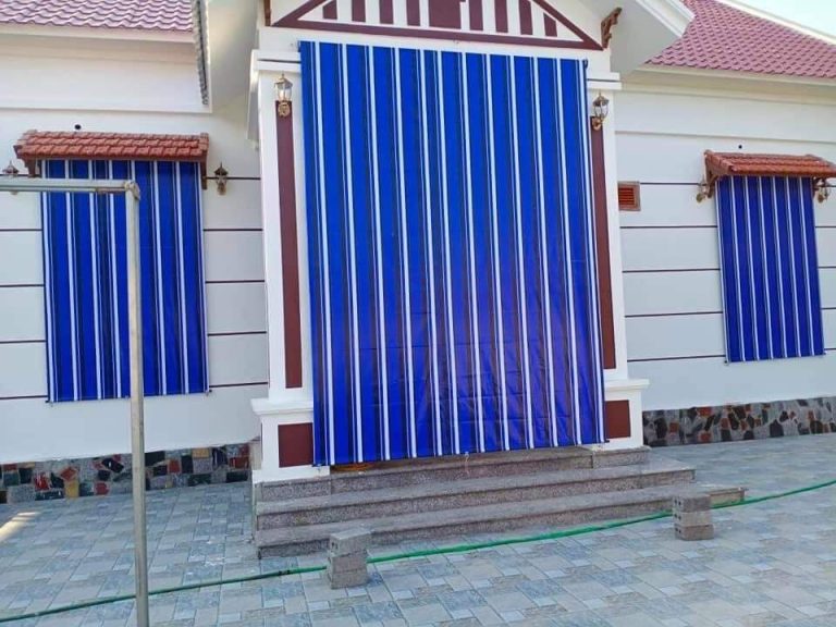 Bạt che nắng mưa 1